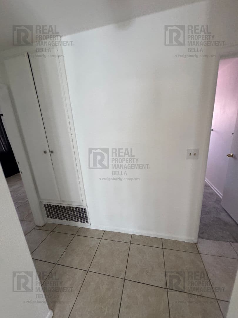 Hemet Apartment: 41987/41989 Briarwood Ave.