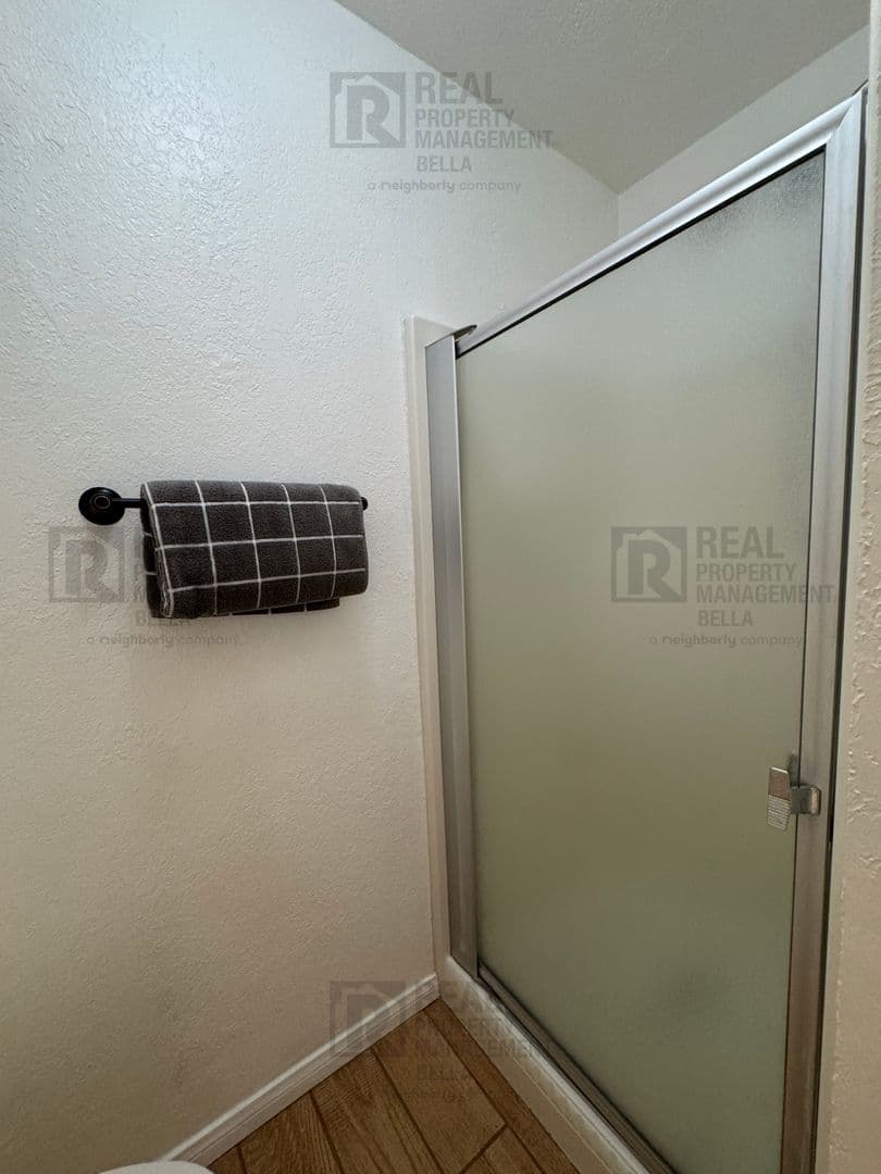 Canyon Lake House: 24311 Canyon Lake Dr N