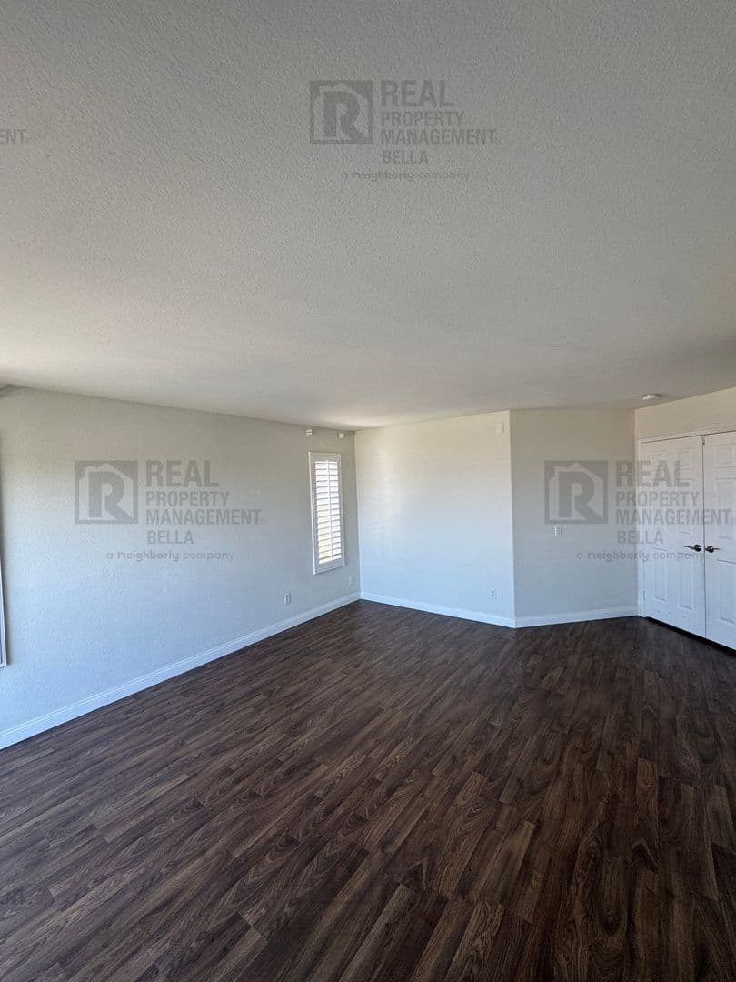 Lake Elsinore House: 23 Bella Donaci