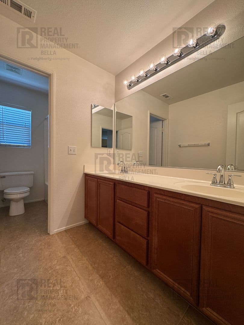 Hemet House: 756 Conlon Drive