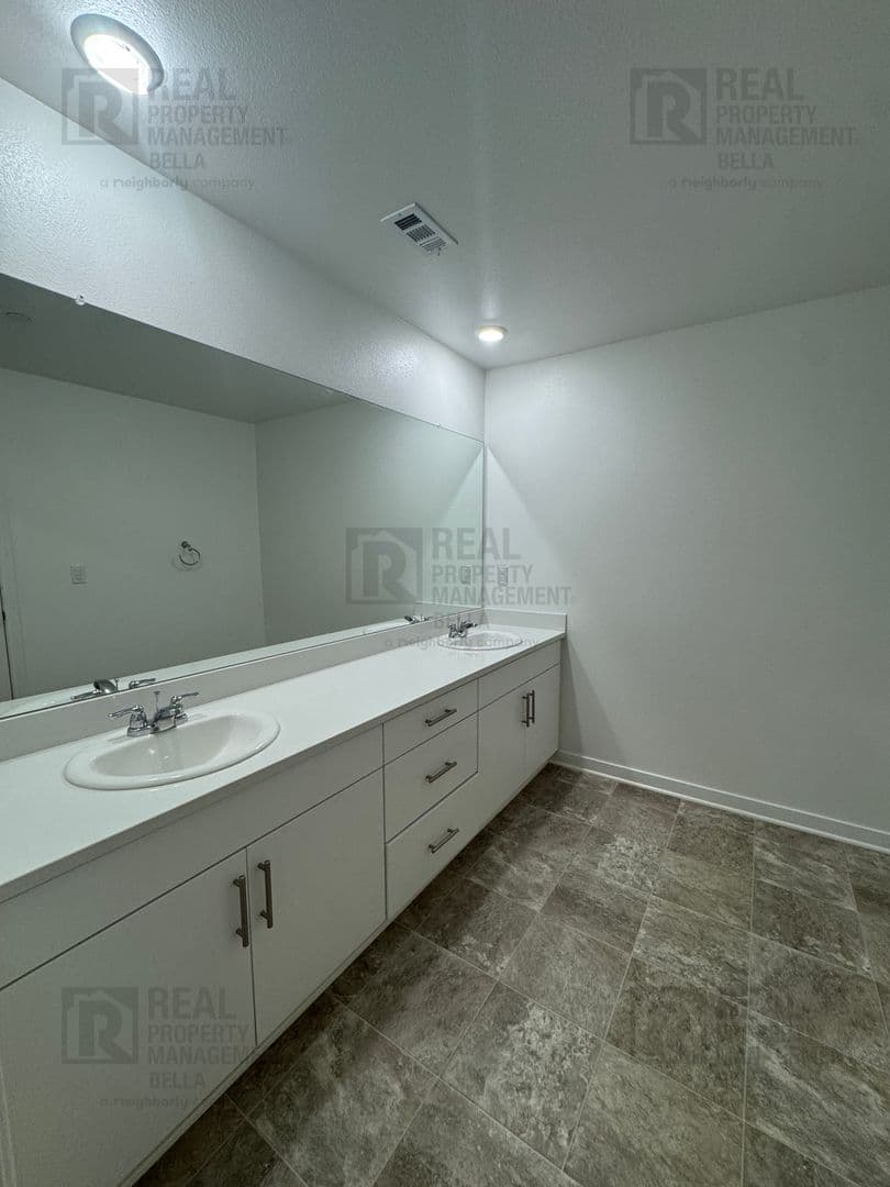 Homeland House: 30972 Lanark St.