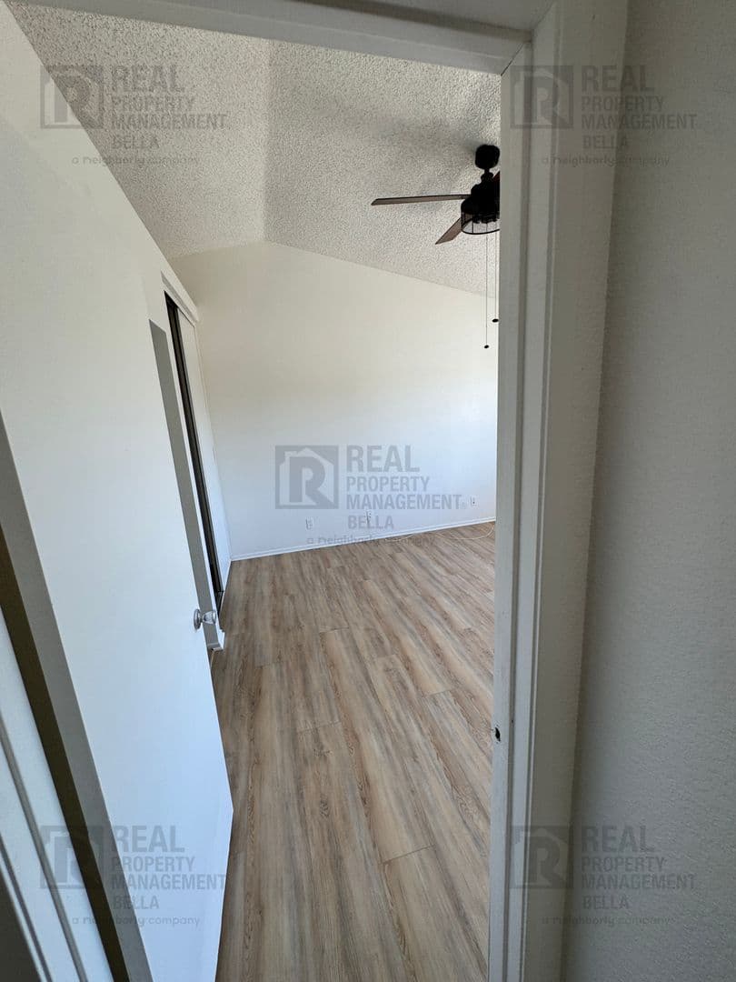 Perris House: 1330 Wrigley Ln
