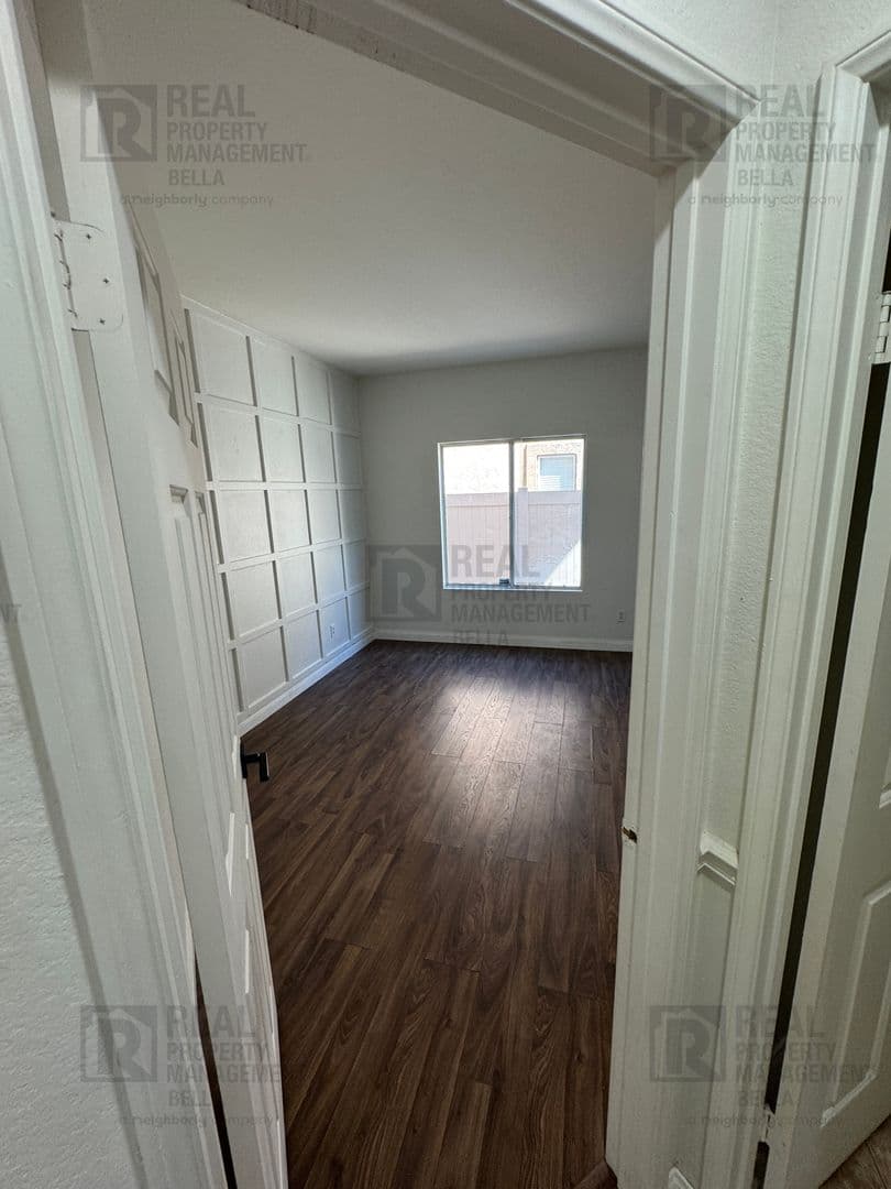 Lake Elsinore House: 23 Bella Donaci