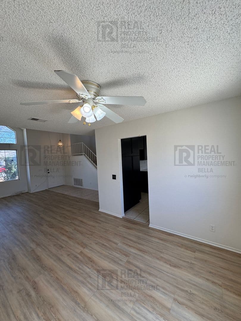 Perris House: 1330 Wrigley Ln