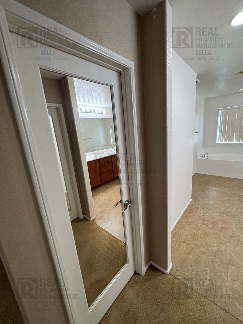 Hemet House: 756 Conlon Drive