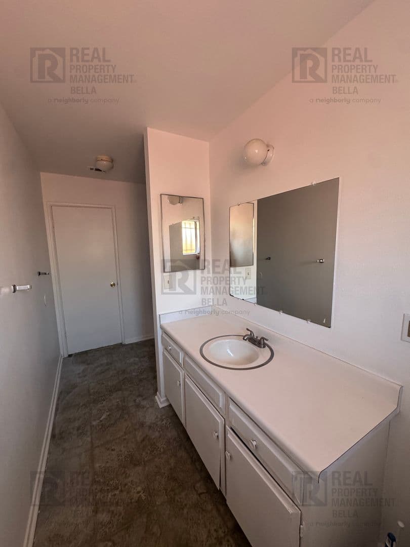 Hemet Apartment: 41987/41989 Briarwood Ave.