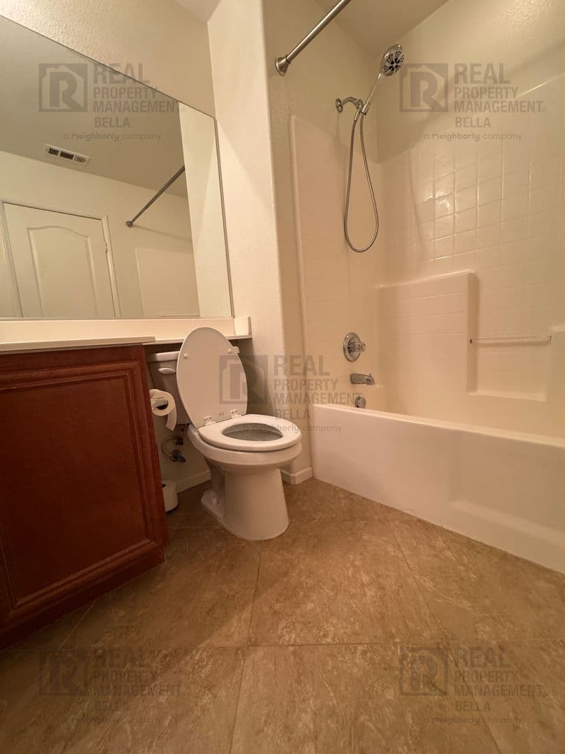 Hemet House: 756 Conlon Drive