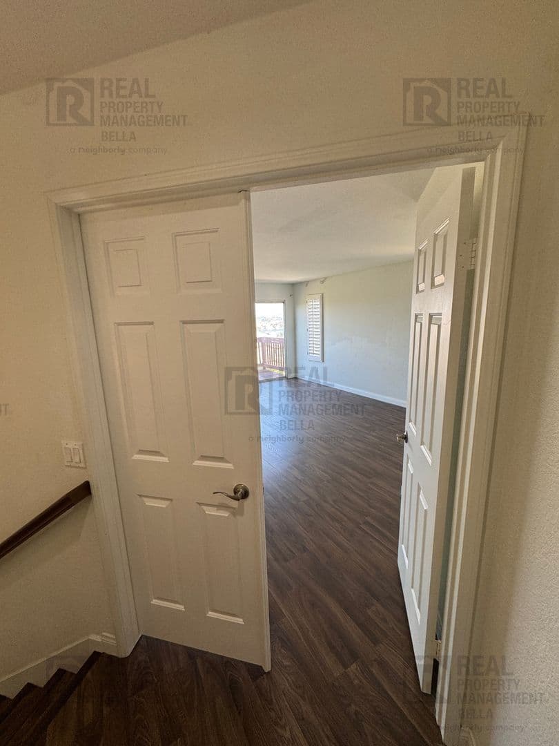 Lake Elsinore House: 23 Bella Donaci