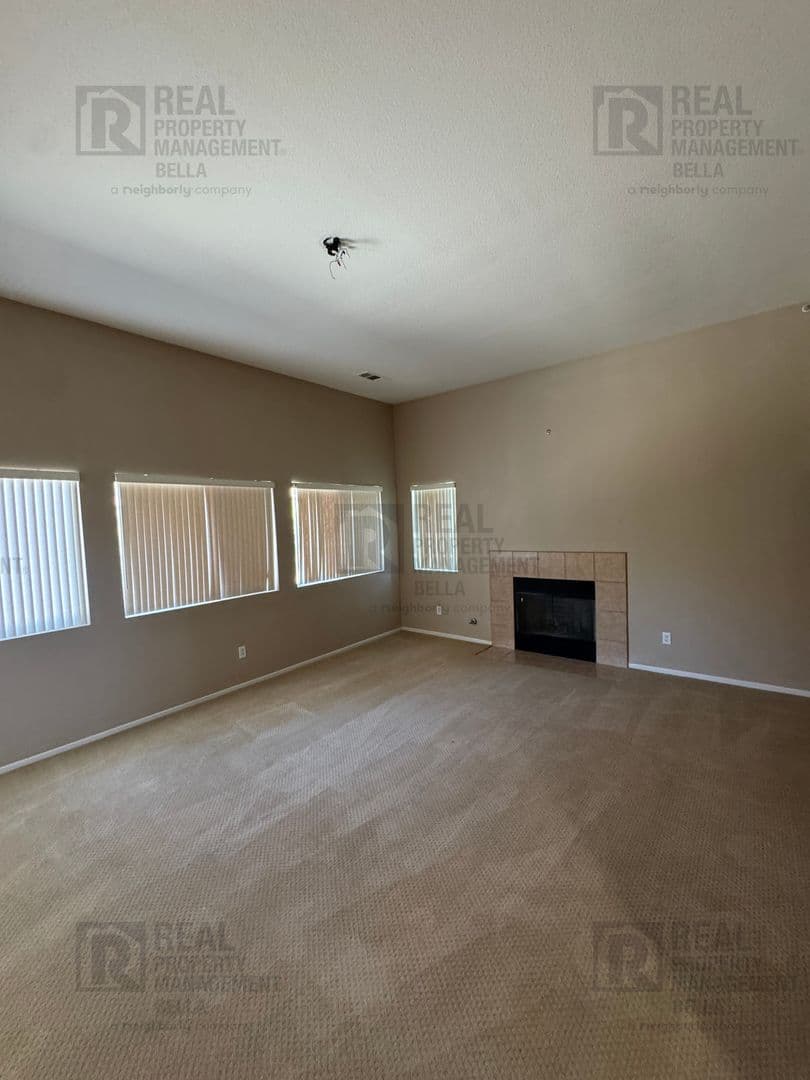 Hemet House: 756 Conlon Drive