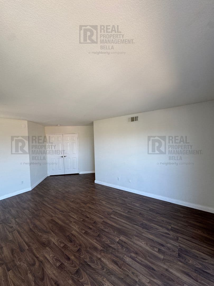 Lake Elsinore House: 23 Bella Donaci