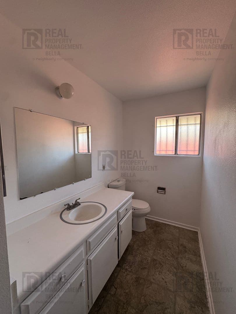 Hemet Apartment: 41987/41989 Briarwood Ave.