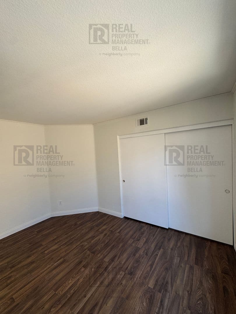 Lake Elsinore House: 23 Bella Donaci