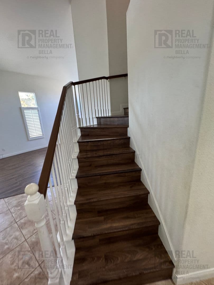 Lake Elsinore House: 23 Bella Donaci