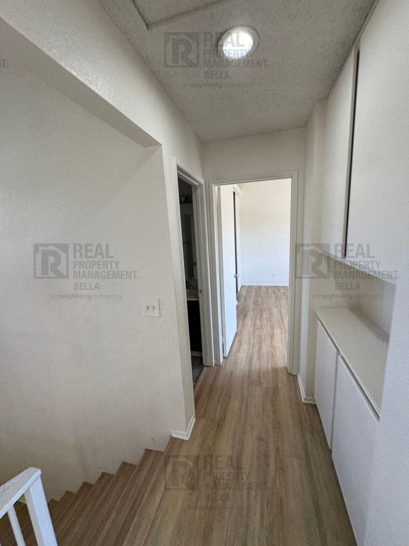 Perris House: 1330 Wrigley Ln