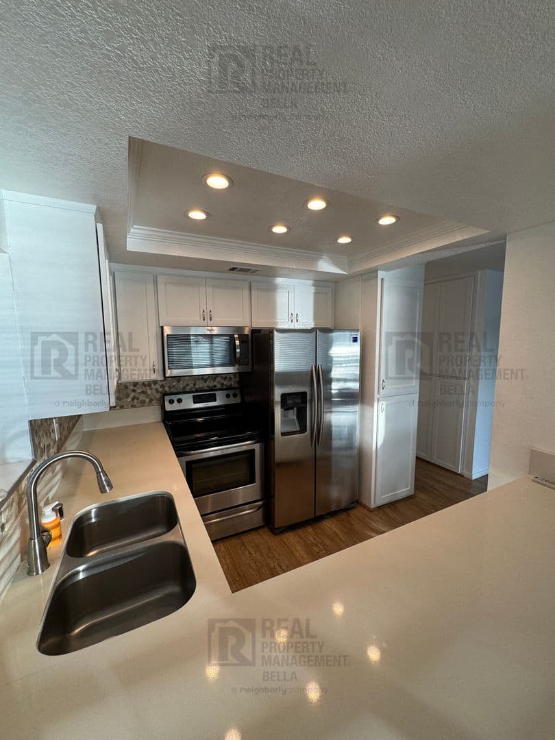 Canyon Lake House: 24311 Canyon Lake Dr N