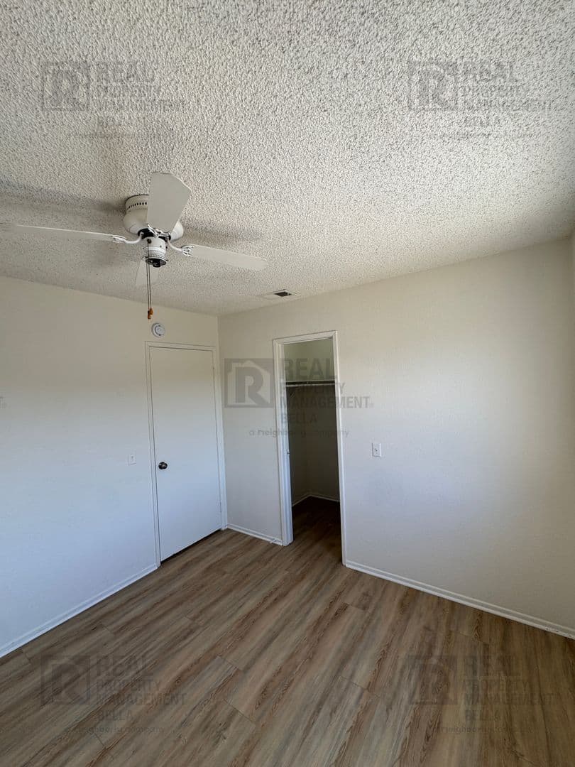 Perris House: 1330 Wrigley Ln