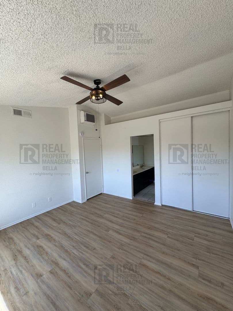 Perris House: 1330 Wrigley Ln