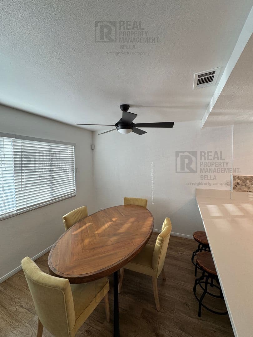 Canyon Lake House: 24311 Canyon Lake Dr N
