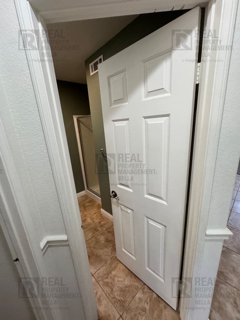 Lake Elsinore House: 23 Bella Donaci