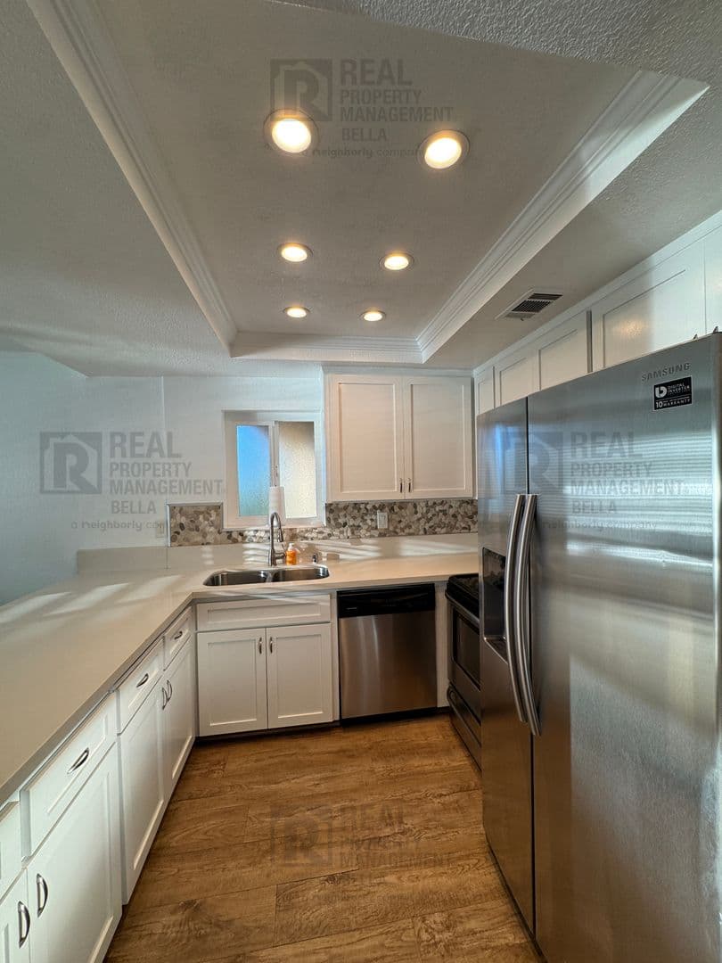 Canyon Lake House: 24311 Canyon Lake Dr N