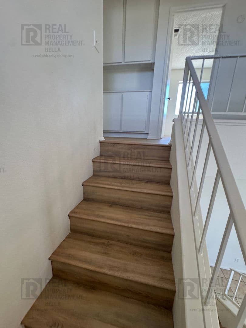 Perris House: 1330 Wrigley Ln