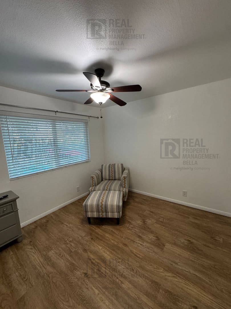 Canyon Lake House: 24311 Canyon Lake Dr N