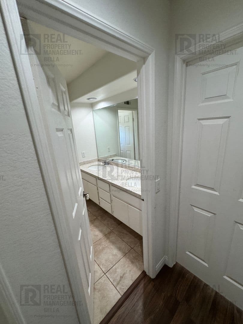 Lake Elsinore House: 23 Bella Donaci