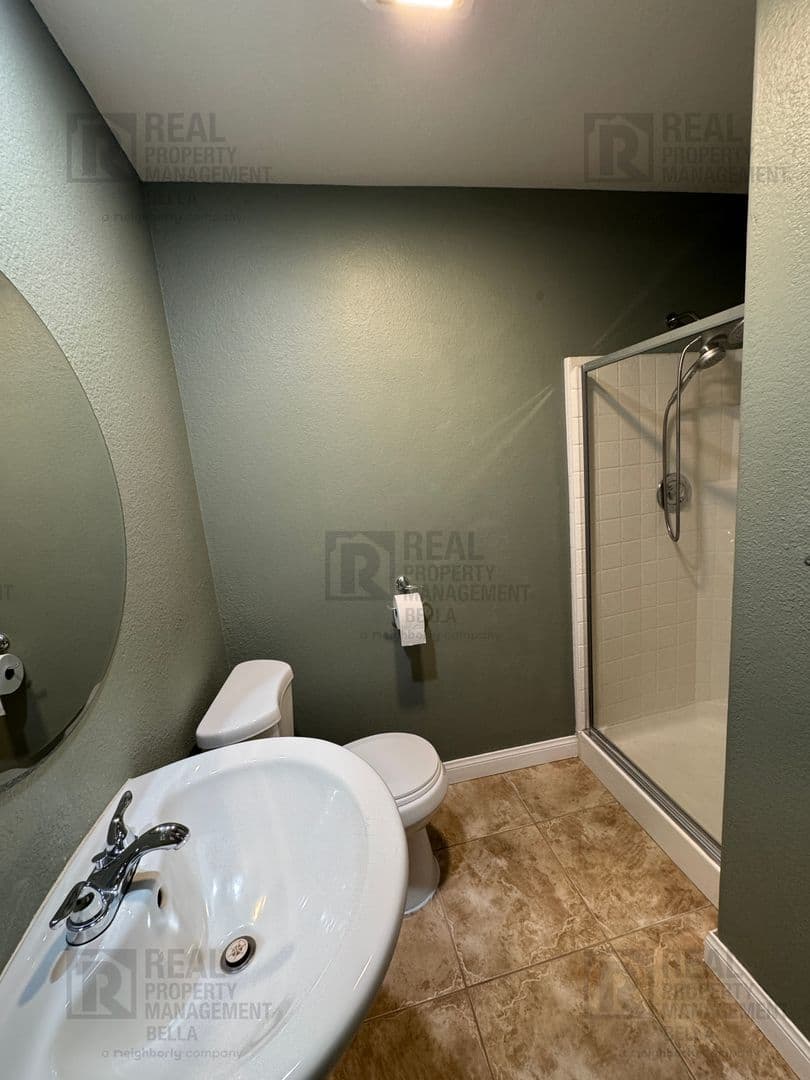 Lake Elsinore House: 23 Bella Donaci