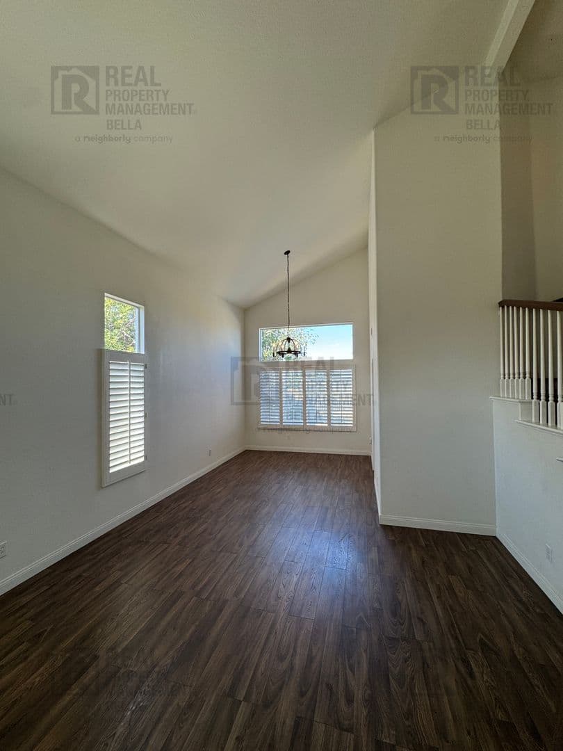 Lake Elsinore House: 23 Bella Donaci