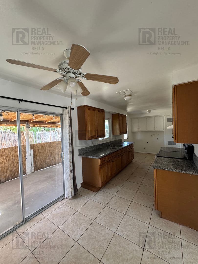 Hemet Apartment: 41987/41989 Briarwood Ave.