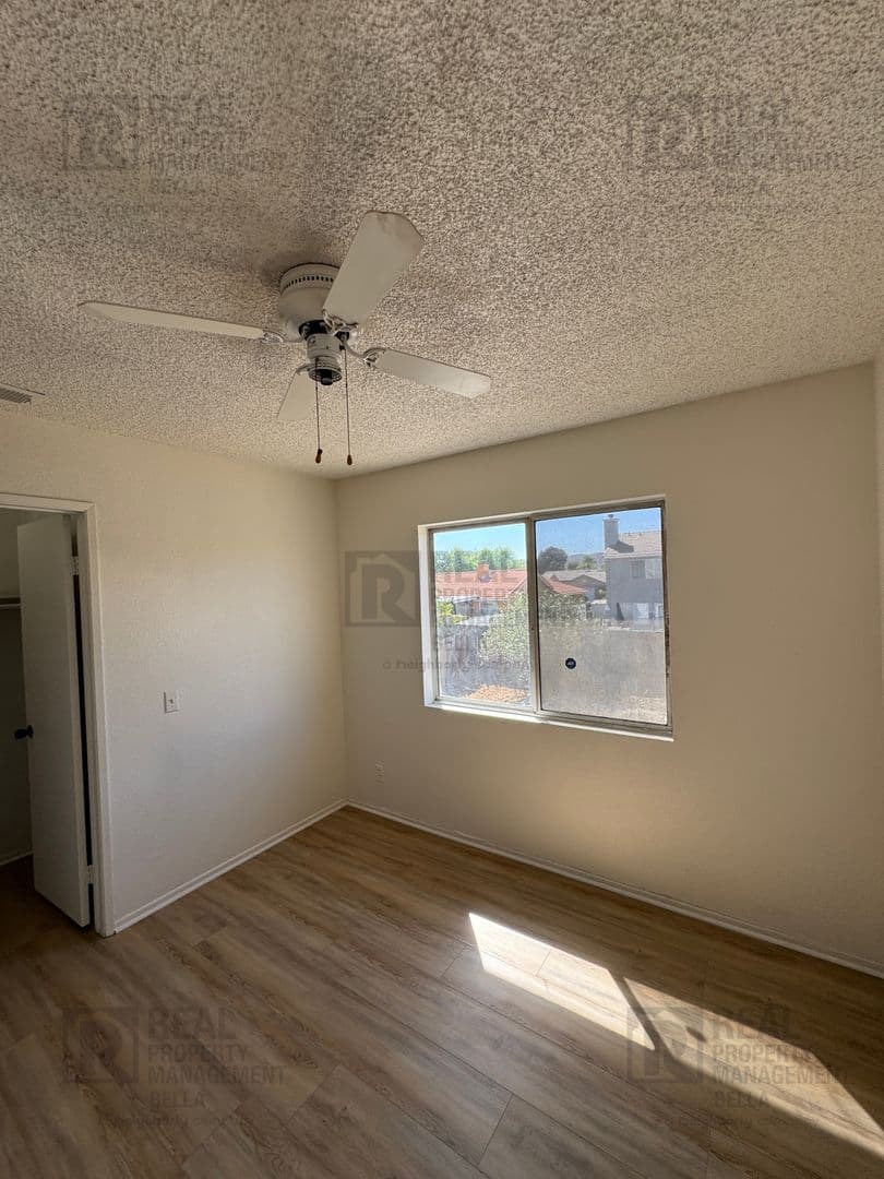 Perris House: 1330 Wrigley Ln