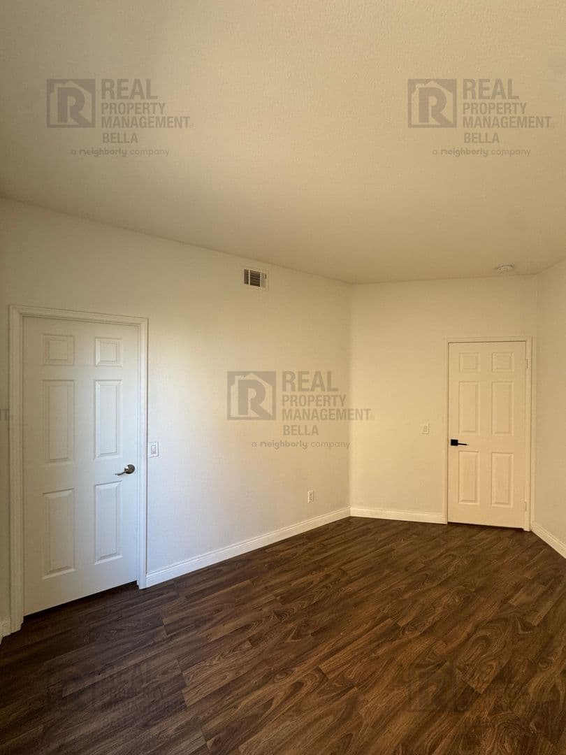 Lake Elsinore House: 23 Bella Donaci