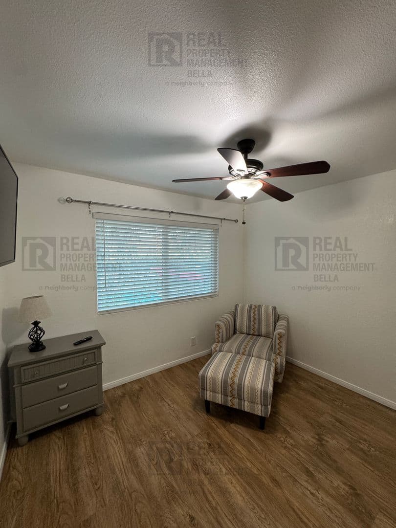 Canyon Lake House: 24311 Canyon Lake Dr N