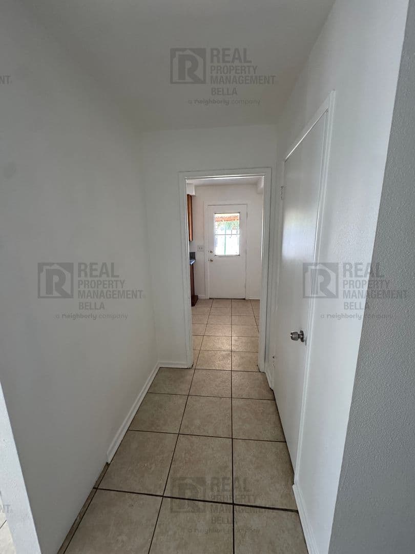 Hemet Apartment: 41987/41989 Briarwood Ave.