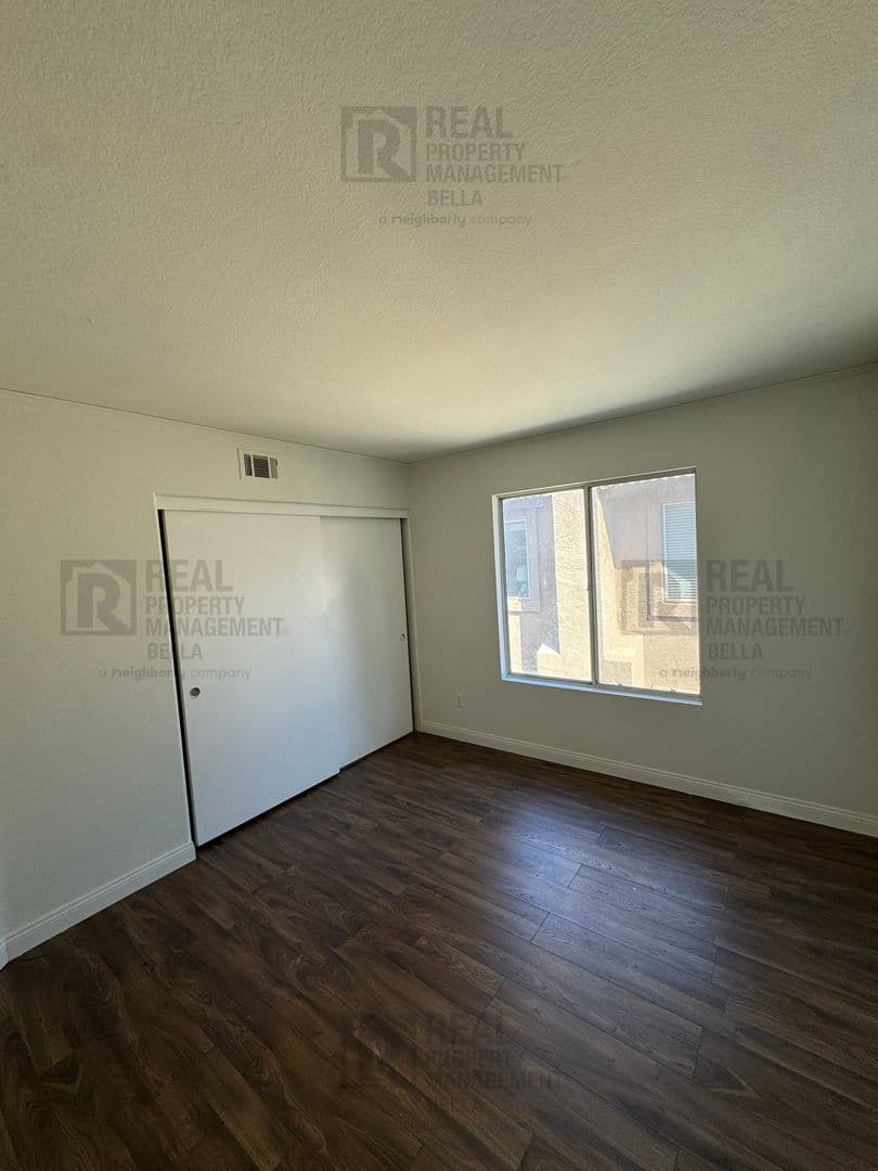 Lake Elsinore House: 23 Bella Donaci