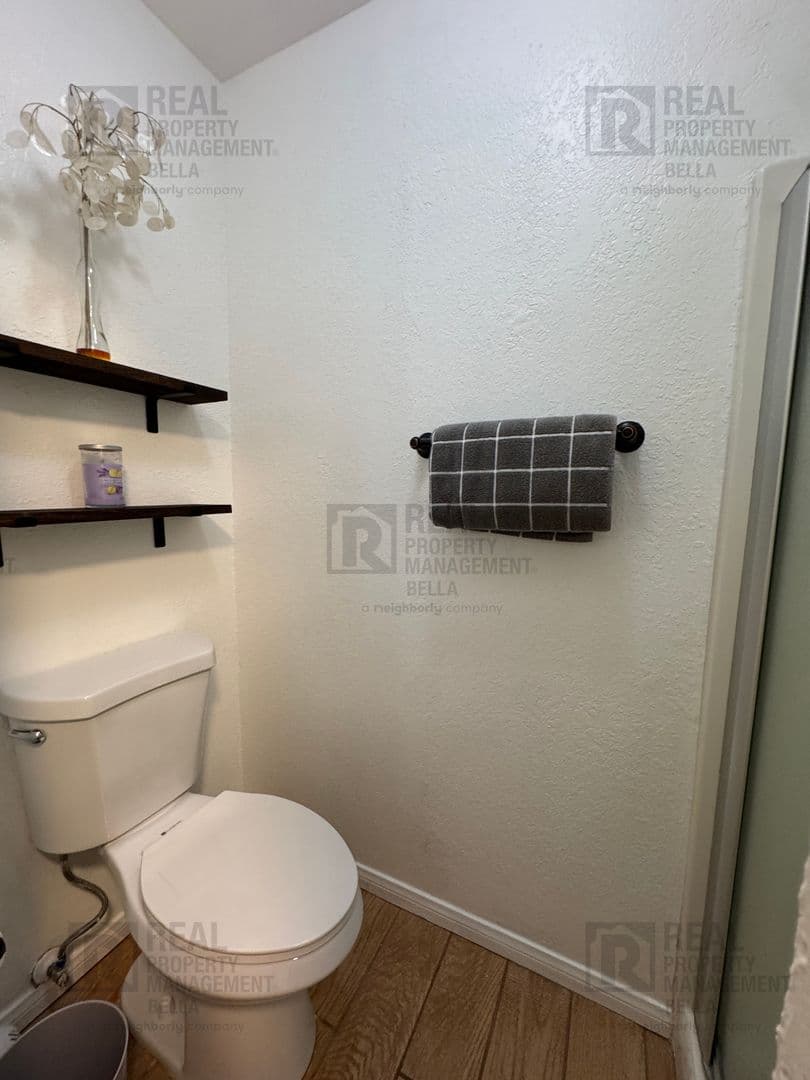 Canyon Lake House: 24311 Canyon Lake Dr N