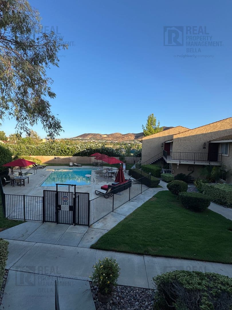 Canyon Lake House: 24311 Canyon Lake Dr N