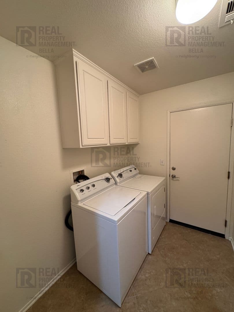 Hemet House: 756 Conlon Drive