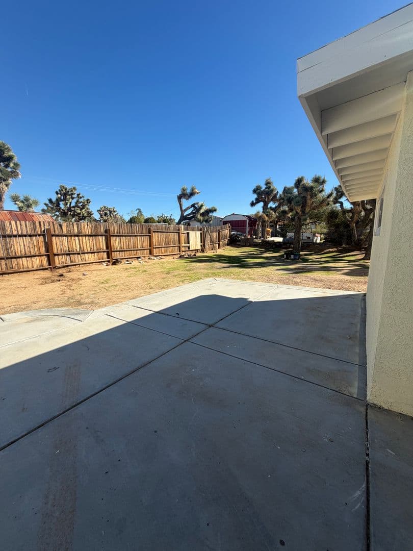Yucca Valley House: 57675 Pueblo Trail
