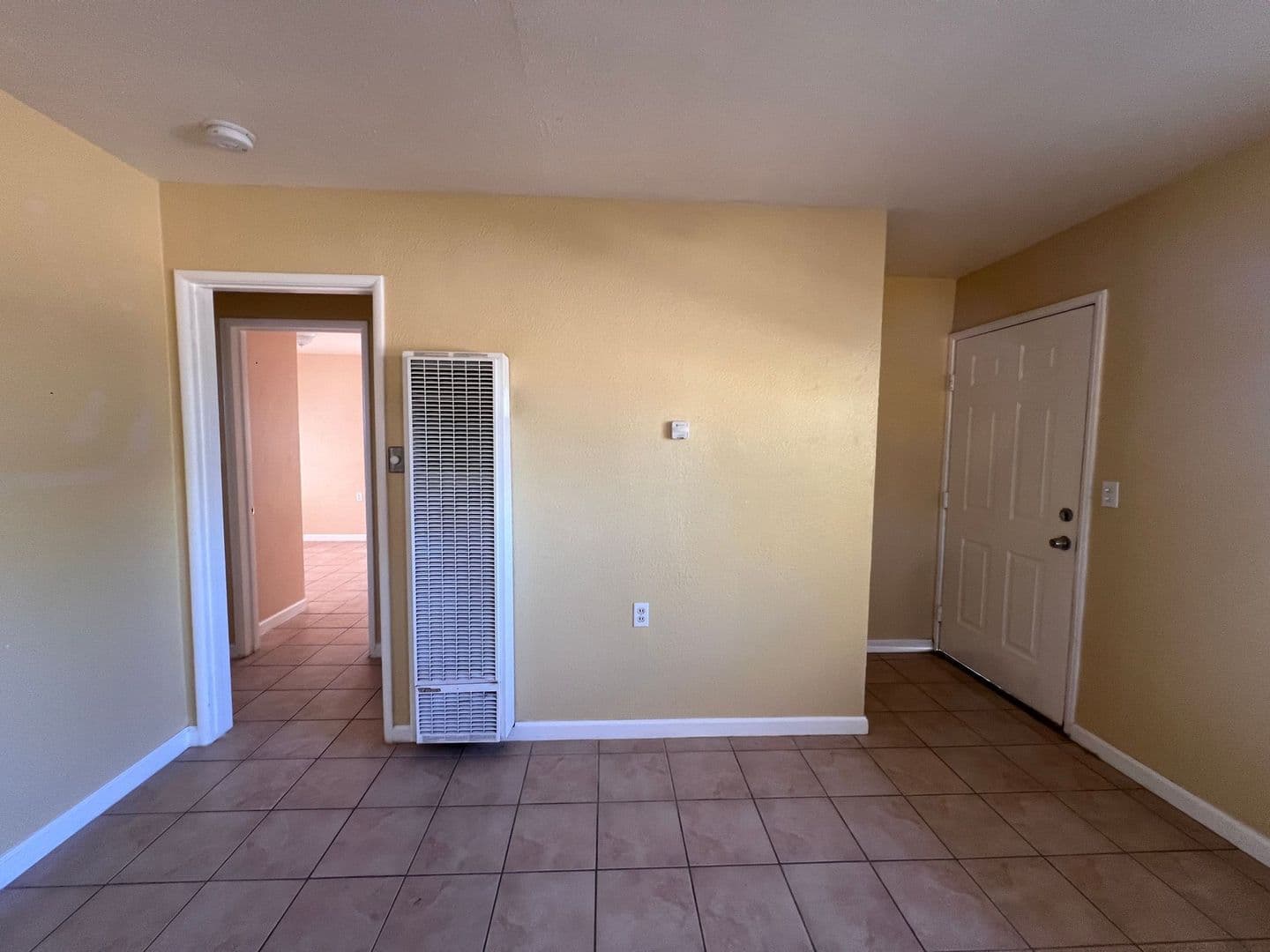 Yucca Valley House: 7423 Dumosa Avenue