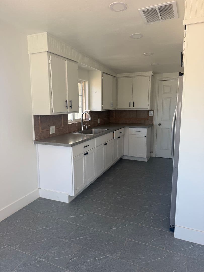 Yucca Valley House: 57675 Pueblo Trail