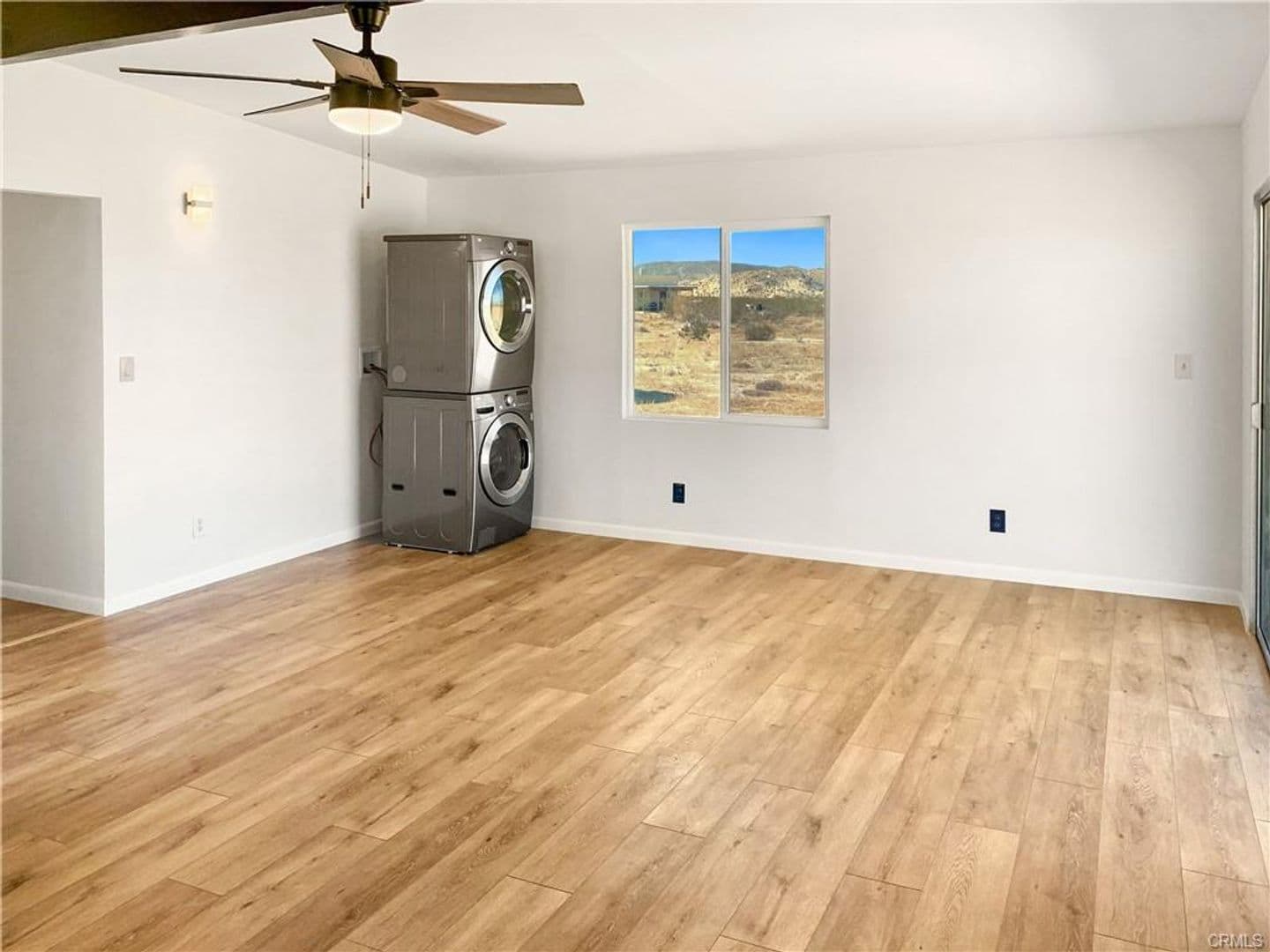 Landers House: 57220 Mikiska Blvd