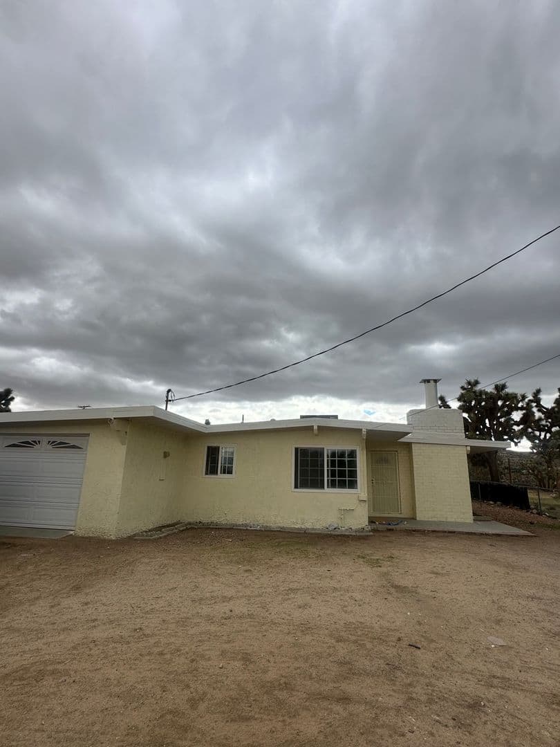Yucca Valley House: 57675 Pueblo Trail