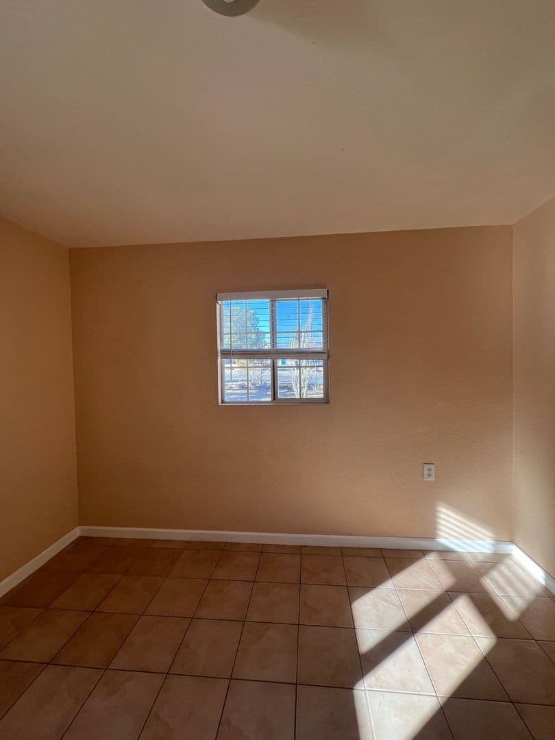 Yucca Valley House: 7423 Dumosa Avenue