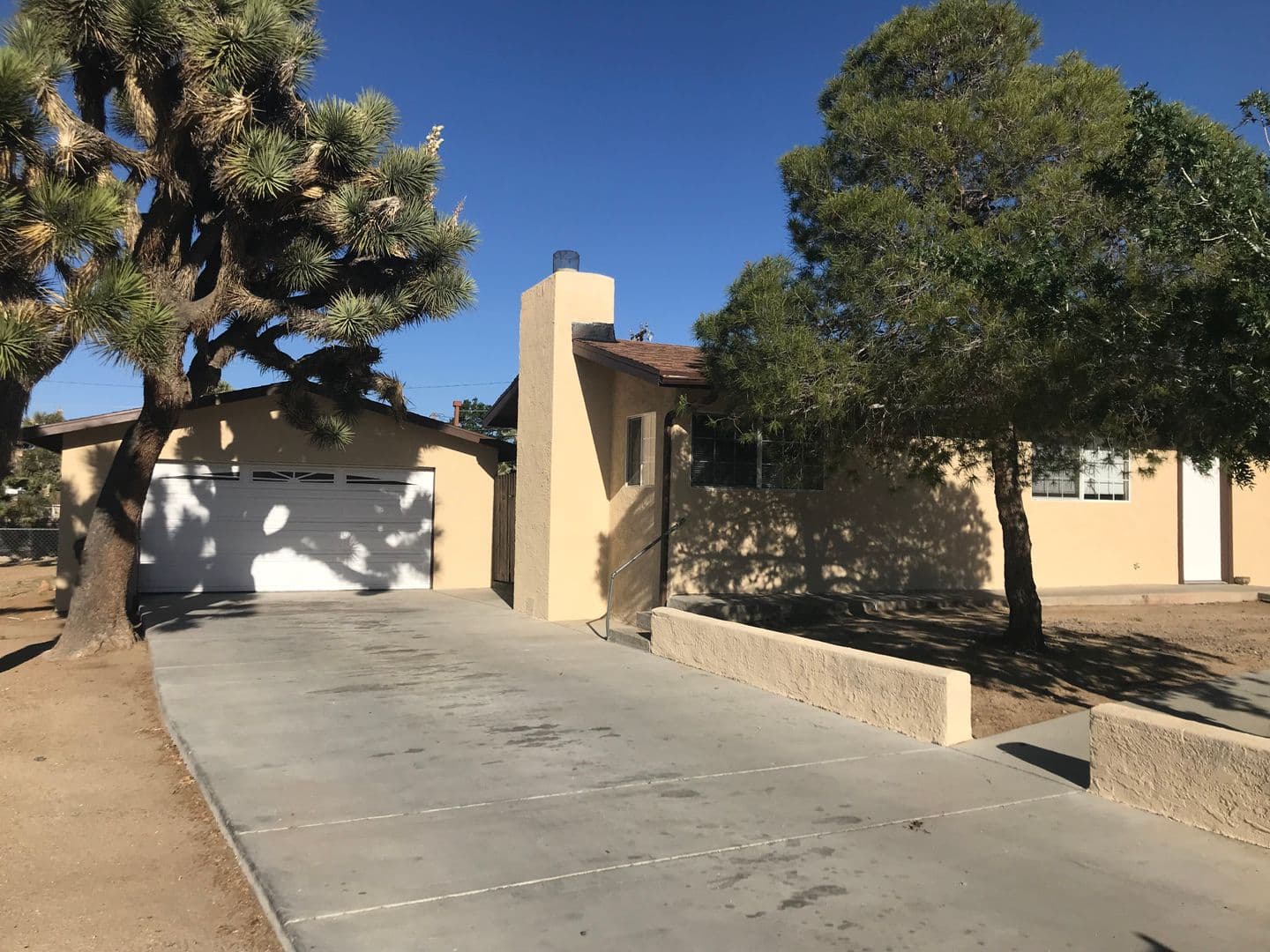 Yucca Valley House: 7423 Dumosa Avenue
