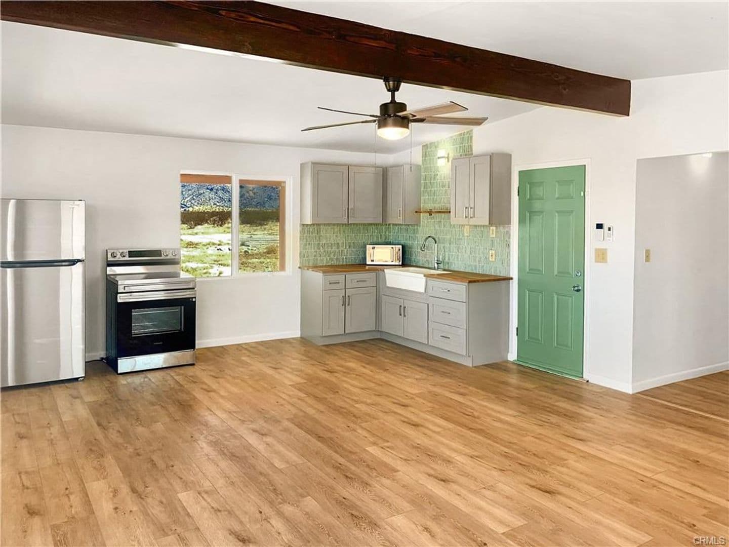 Landers House: 57220 Mikiska Blvd