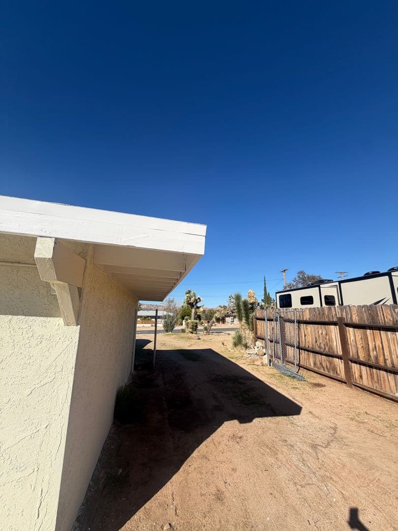 Yucca Valley House: 57675 Pueblo Trail