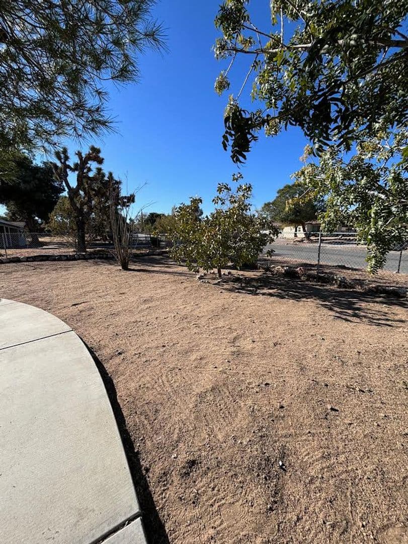 Yucca Valley House: 7423 Dumosa Avenue