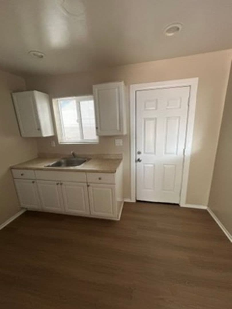 Buena Park Apartment: Whitaker St.