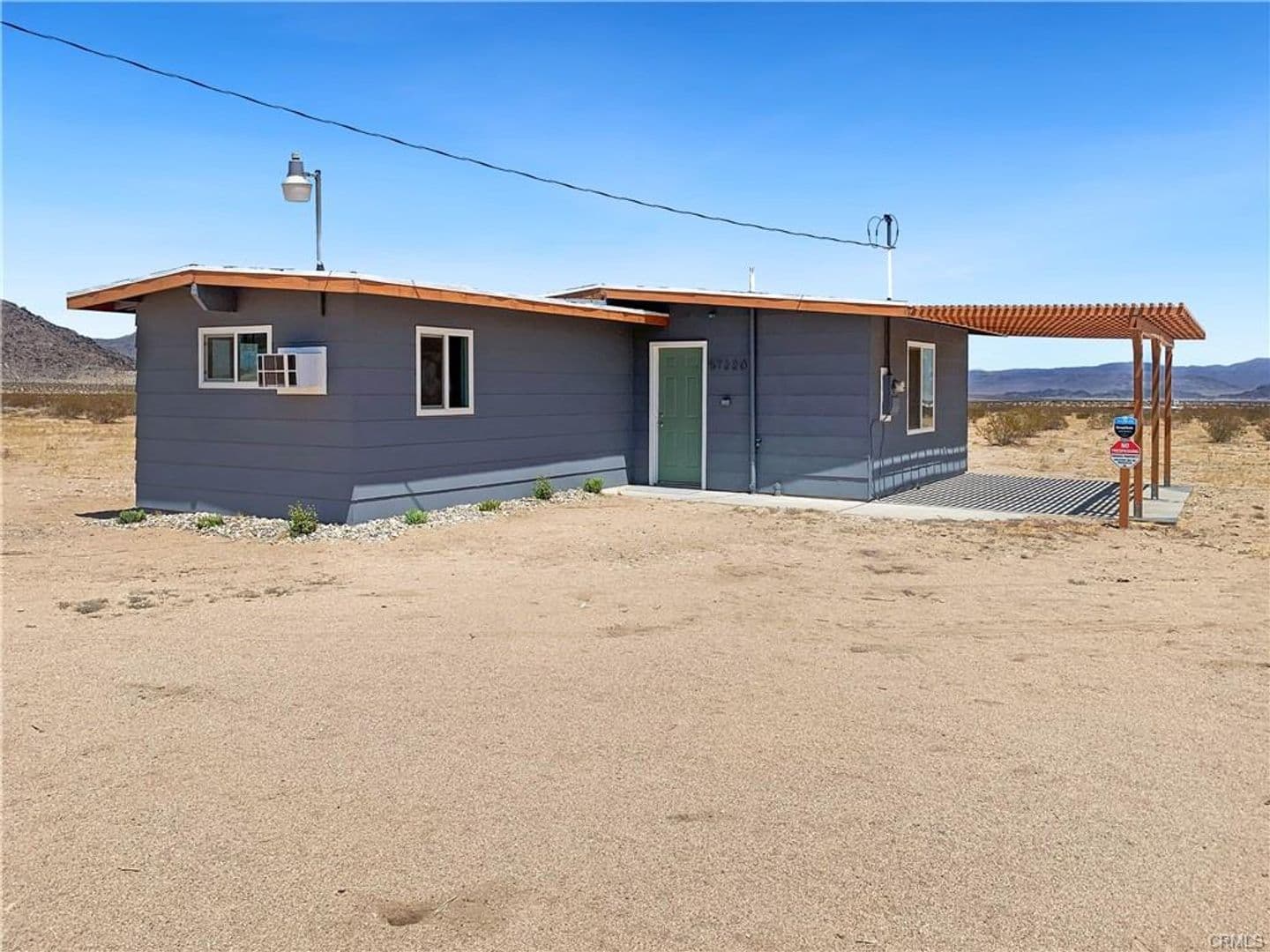 Landers House: 57220 Mikiska Blvd